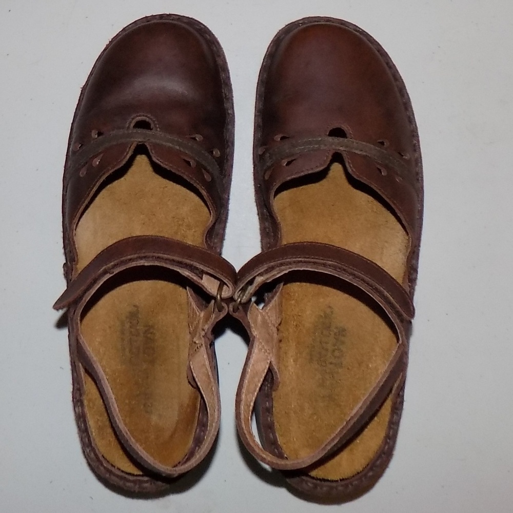 Naot Brown leather Mary Janes EU37/US6